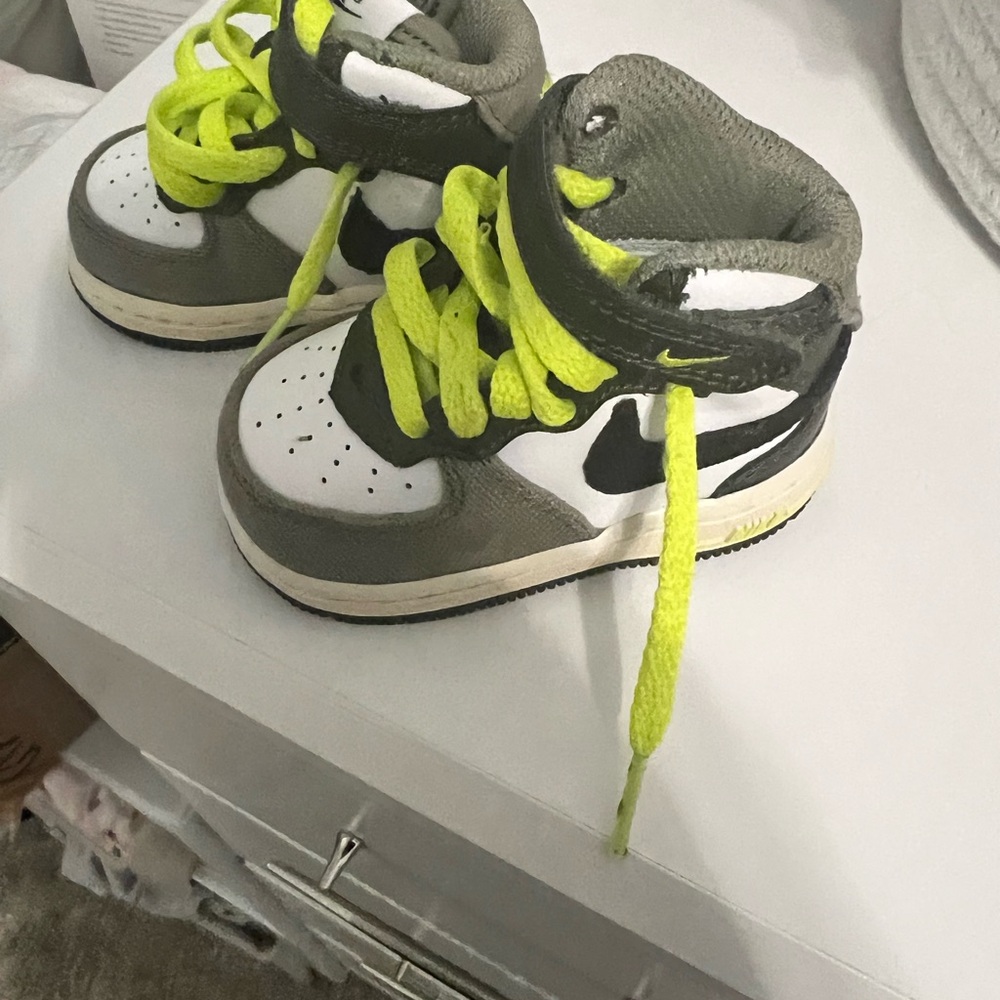Nike Kids Sneakers - Gray, White, Neon Yellow